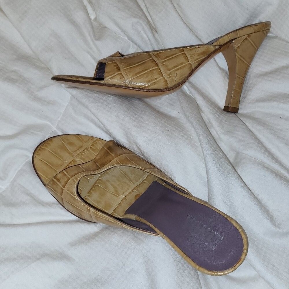 Zinda of Spain Beige Tan Croc-skin Pattern Sandals / Slides with Heels - 7 - Picture 2 of 6